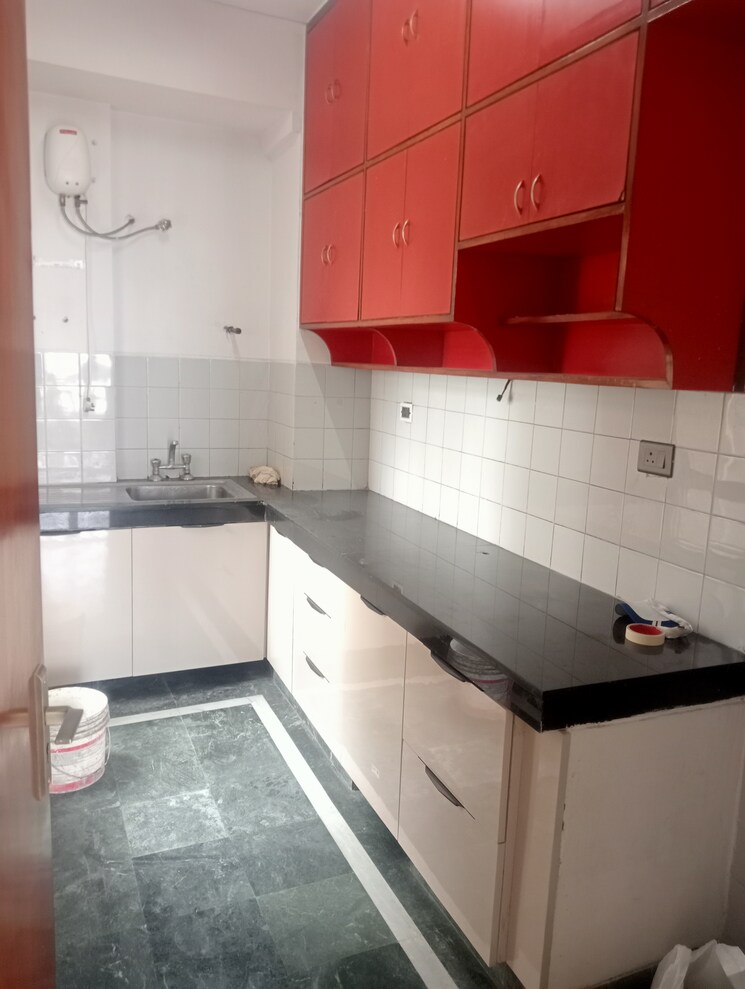 Kitchen, dlf-regency-park-i 2 Bedroom 1150 Sq.Ft. Apartment In Dlf Phase iv Gurgaon 8963750