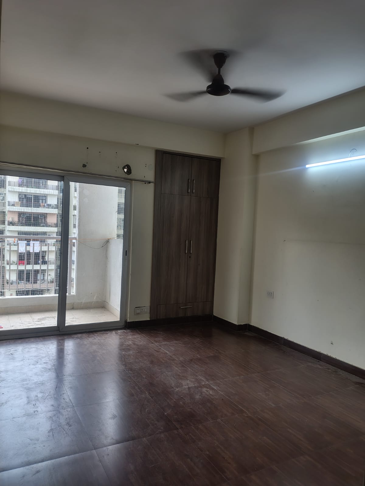 3 BHK + Servant Room Apartment For Rent in VVIP Addresses