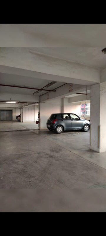 Parking in 3 BHK Apartment at Narang Dadar Garden, Dadar East – for Rent