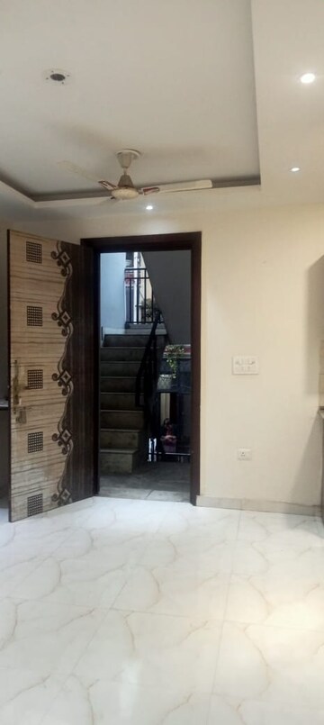 Room in 1 BHK Builder Floor at Panchsheel Vihar – for Rent