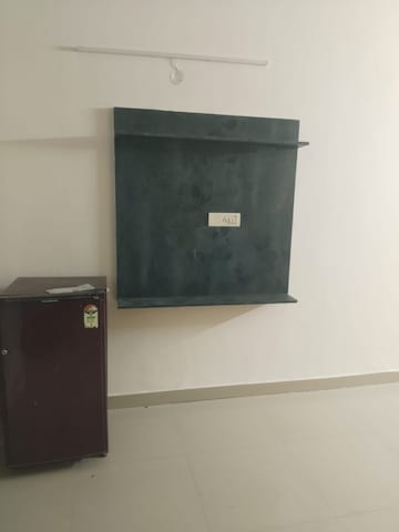Furnished Amenities in 2 BHK Apartment at Yamunabai CHS, Malad East – for Rent