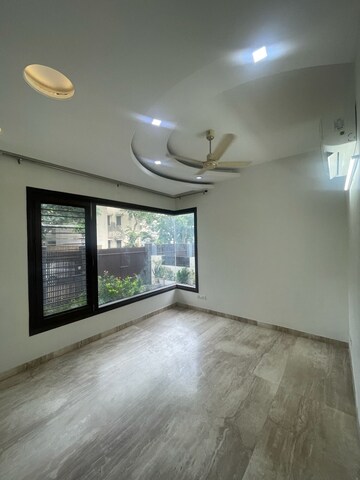 Room in 3 BHK Apartment at Mapsko Mount Ville, Sector 79 – for Rent