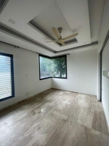 Room in 3 BHK Apartment at Mapsko Mount Ville, Sector 79 – for Rent