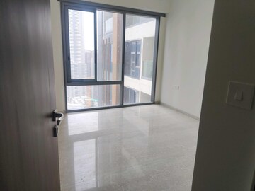 Room in 2 BHK Apartment at Piramal Mahalaxmi, Mahalaxmi – for Rent