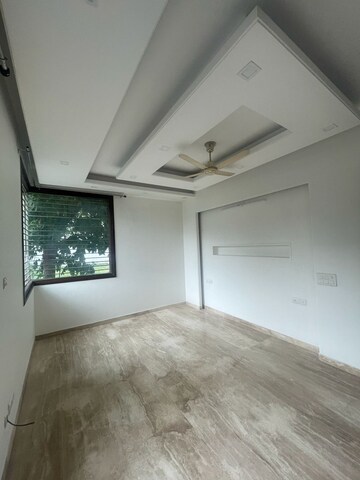 Room in 3 BHK Apartment at Mapsko Mount Ville, Sector 79 – for Rent