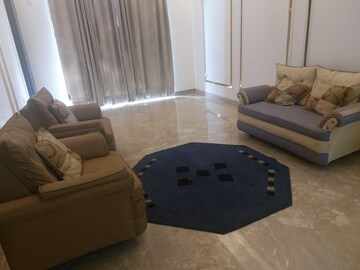 Living Room in 3 BHK Builder Floor at Dlf Phase ii – for Rent