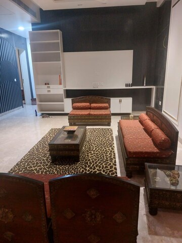 Living Room in 3 BHK Builder Floor at Dlf Phase ii – for Rent