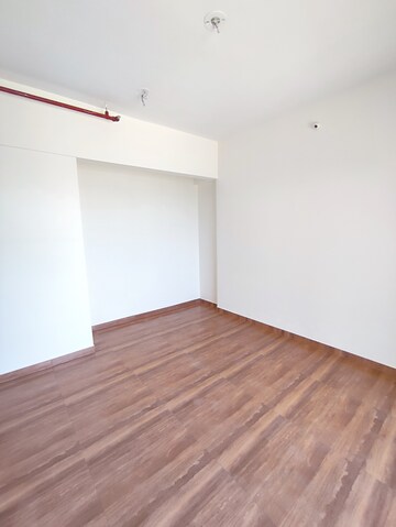 Room in 2 BHK Apartment at Tata Falcons Crest, Parel – for Rent