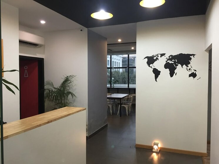 Room, vijay nagar Commercial Office Space 2200 Sq.Ft. In Vijay Nagar Indore 8963630