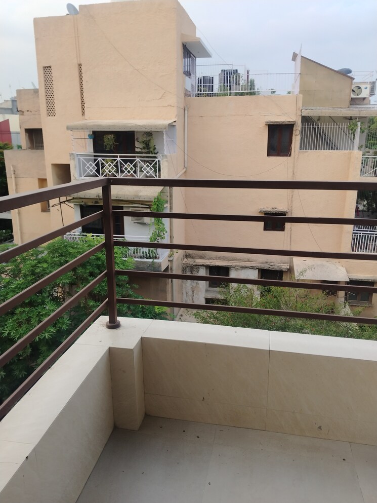 Balcony, sarita vihar 3 Bedroom 1800 Sq.Ft. Apartment In Sarita Vihar Delhi 8963852