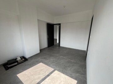 Room in 2 BHK Apartment at Roshan Milestone, Tathawade – for Rent