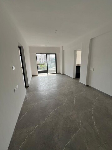 Room in 2 BHK Apartment at Roshan Milestone, Tathawade – for Rent