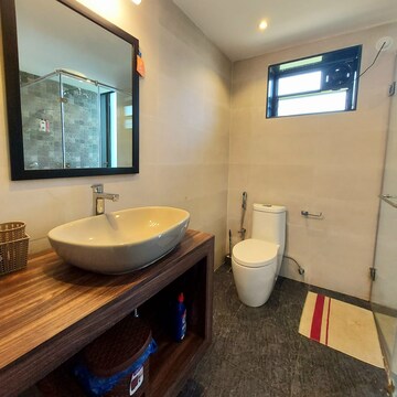 Bathroom in 4 BHK Villa at Moira – for Sale