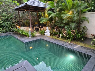 Swimming Pool in 4 BHK Villa at Moira – for Sale