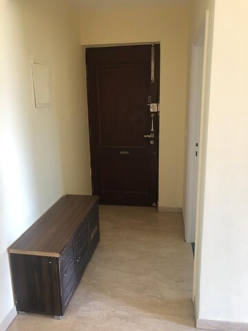 Room in 3 BHK Apartment at Hiranandani Acacia, Ghodbunder Road – for Rent