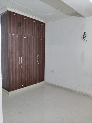Room in 2 BHK Apartment at Vasant Kunj – for Rent