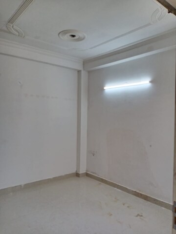 Room in 2 BHK Apartment at Vasant Kunj – for Rent