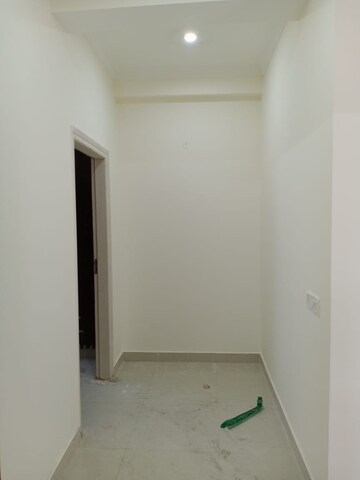 Room in 2 BHK Apartment at Vasant Kunj – for Rent