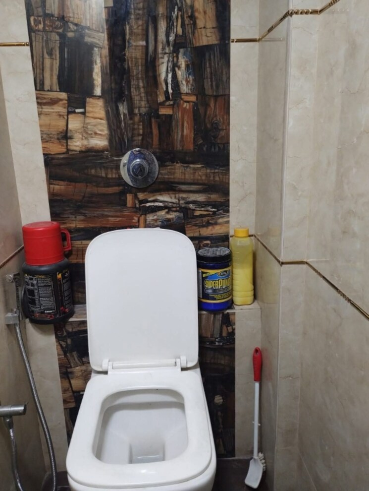 Bathroom, suncity-complex 2 Bedroom 850 Sq.Ft. Apartment In Powai Mumbai 8964025