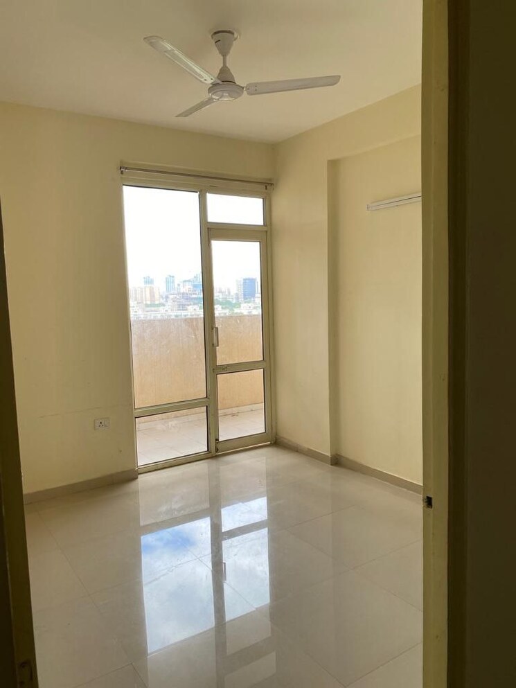 Room, pyramid-urban-homes 2 Bedroom 625 Sq.Ft. Apartment In Sector 70a Gurgaon 8964202