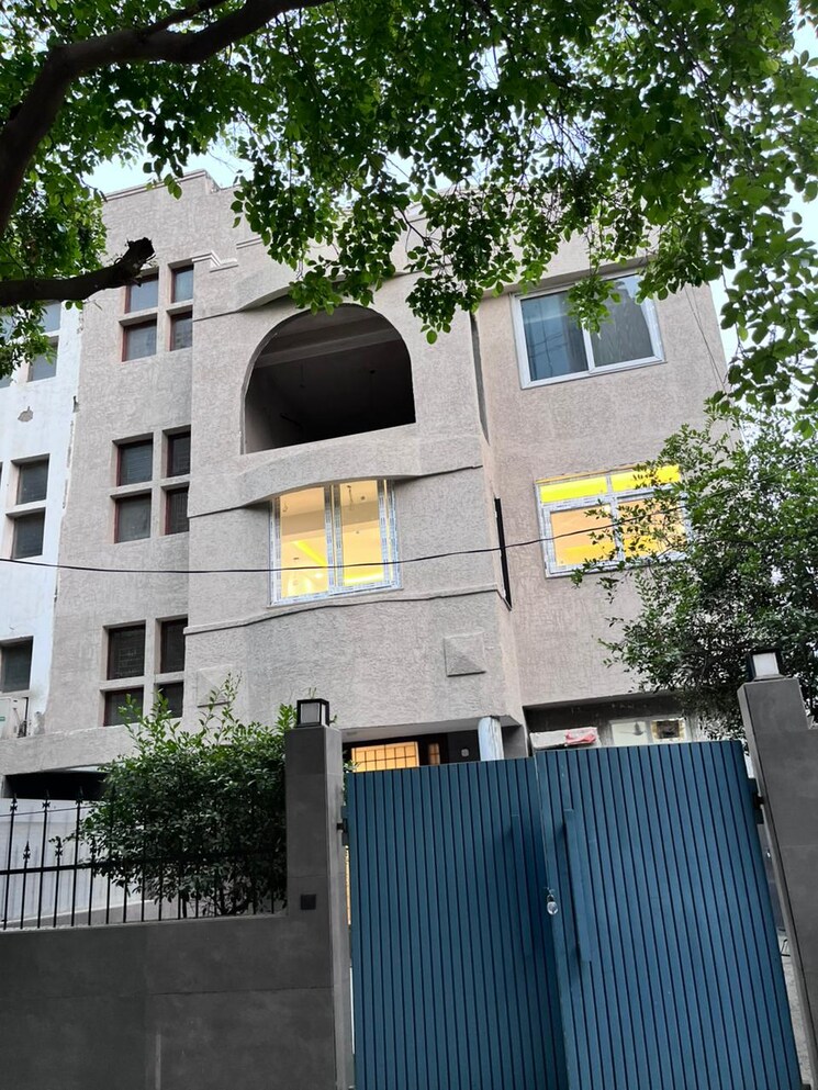 Exterior View, dlf-building-10 3.5 Bedroom 418 Sq.Ft. Builder Floor In Dlf Phase ii Gurgaon 8964245