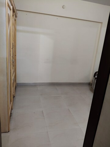 Room in 1 BHK Apartment at Wilson Building, Dadar East – for Rent