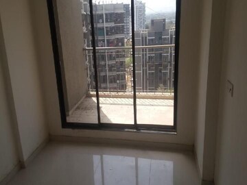 Room in 1 BHK Apartment at Wilson Building, Dadar East – for Rent