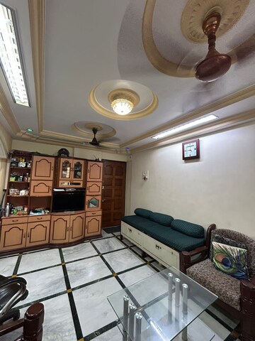 1 BHK Apartment For Rent in Wilson Building, Dadar East