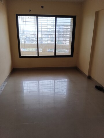 Room in 2 BHK Apartment at Ajmera Opal, Kalyan West – for Rent