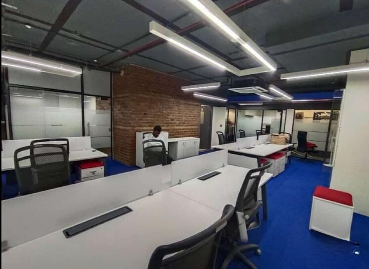 Team Area, old palasia Commercial Office Space 2000 Sq.Ft. In Old Palasia Indore 8964261