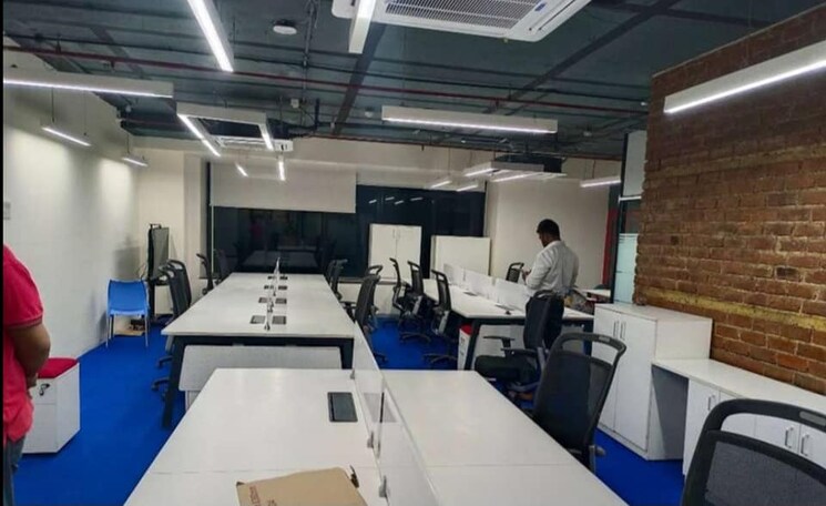 Team Area, old palasia Commercial Office Space 2000 Sq.Ft. In Old Palasia Indore 8964261