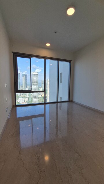 Room in 2 BHK Apartment at Piramal Mahalaxmi, Mahalaxmi – for Rent