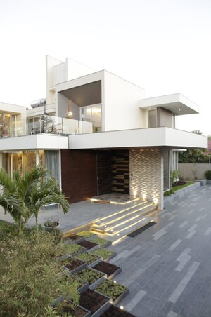 6+ BHK Villa – Exterior View View at Sindhu Bhavan Road - for Sale