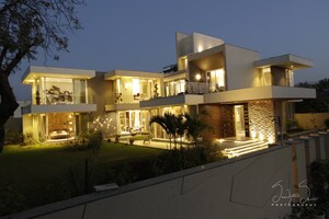 6+ BHK Villa – Exterior View View at Sindhu Bhavan Road - for Sale