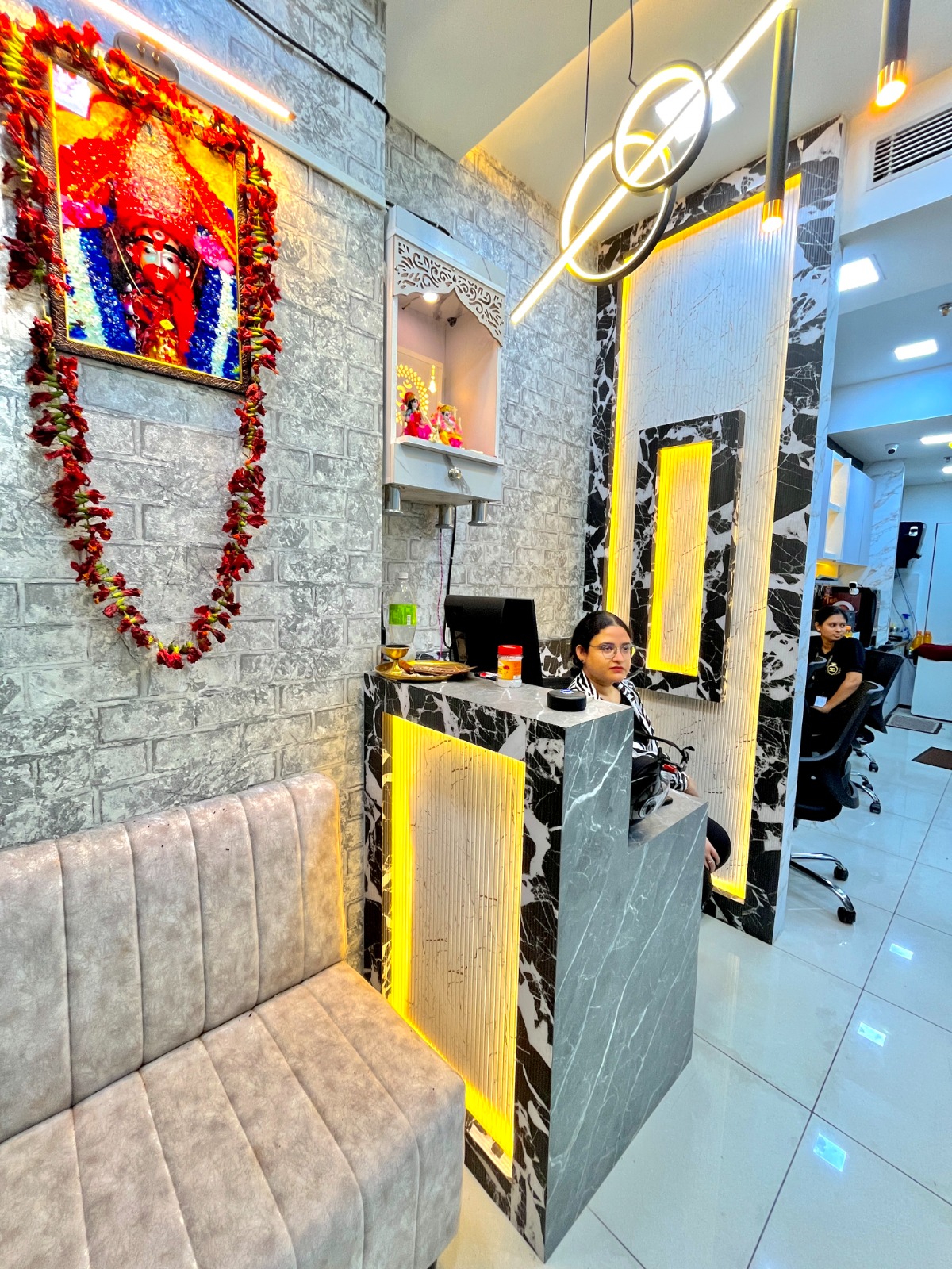 Office Space For Rent in Kundan Plaza