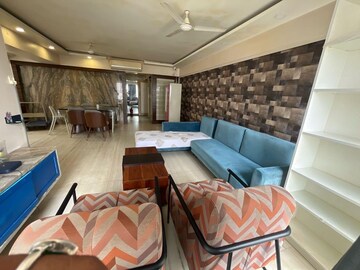 Team Area in 2 BHK Apartment at Cosmos Majestic, Prabhadevi – for Rent