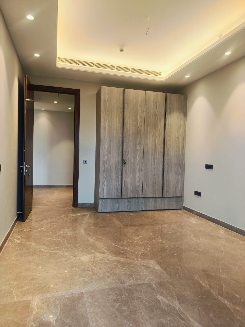 5 BHK + Servant Room,Extra Room 6570 Sq.Ft. Apartment in ABA County 107