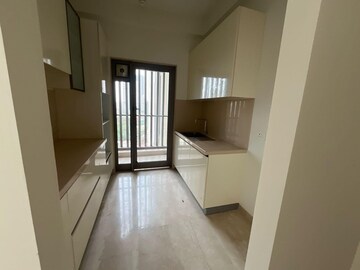 Staircase in 2.5 BHK Apartment at Mahalaxmi – for Rent