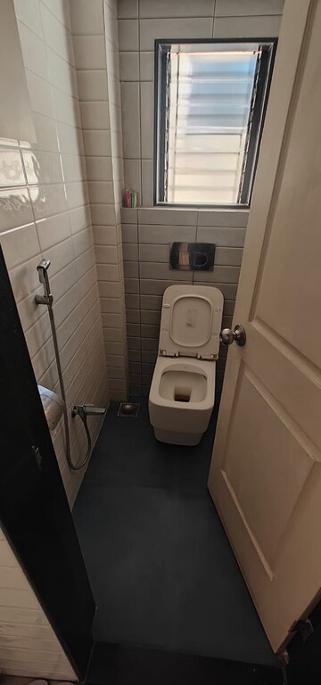Bathroom in 3 BHK Builder Floor at Matunga West – for Rent