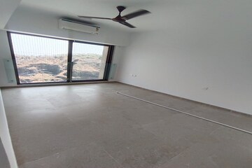 Room in 2 BHK Apartment at Kanakia Silicon Valley, Powai – for Rent