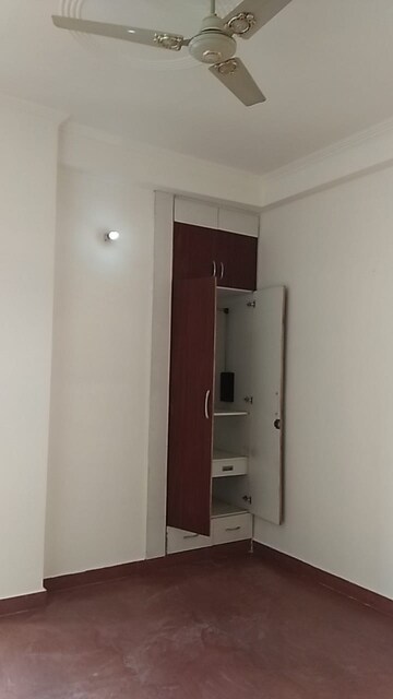 Room in 3 BHK Builder Floor at Sector 1 Vaishali – for Sale