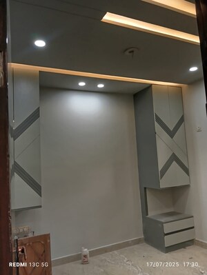 Furnished Amenities in 3 BHK Builder Floor at Rohini Sector 25 – for Sale