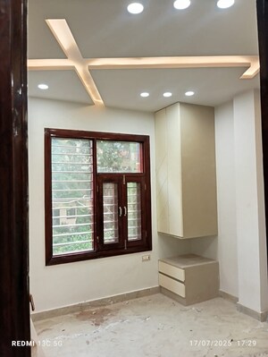 Room in 3 BHK Builder Floor at Rohini Sector 25 – for Sale