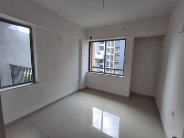 Room in 2 BHK Apartment at Godrej Seven, Joka – for Sale