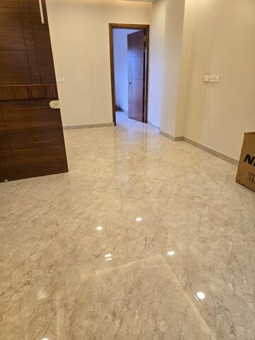 Furnished Amenities in 2 BHK Builder Floor at East Of Kailash – for Rent
