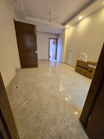 Furnished Amenities in 2 BHK Builder Floor at East Of Kailash – for Rent