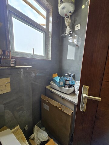 Furnished Amenities in 2 BHK Builder Floor at East Of Kailash – for Rent