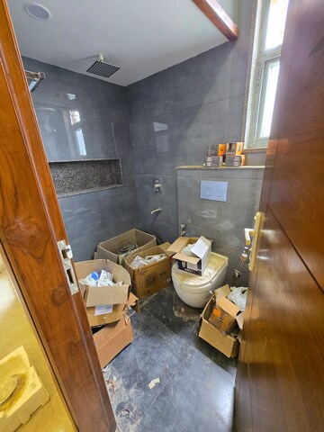 Furnished Amenities in 2 BHK Builder Floor at East Of Kailash – for Rent