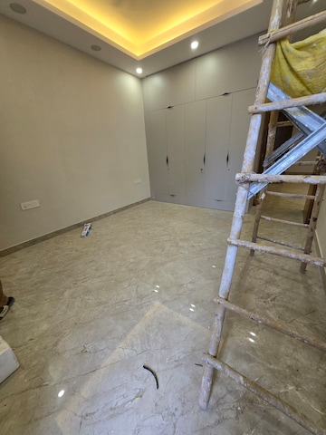 Furnished Amenities in 2 BHK Builder Floor at East Of Kailash – for Rent
