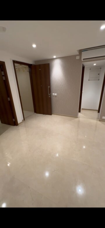 Room in 3 BHK Apartment at Hiranandani Highland, Powai – for Rent